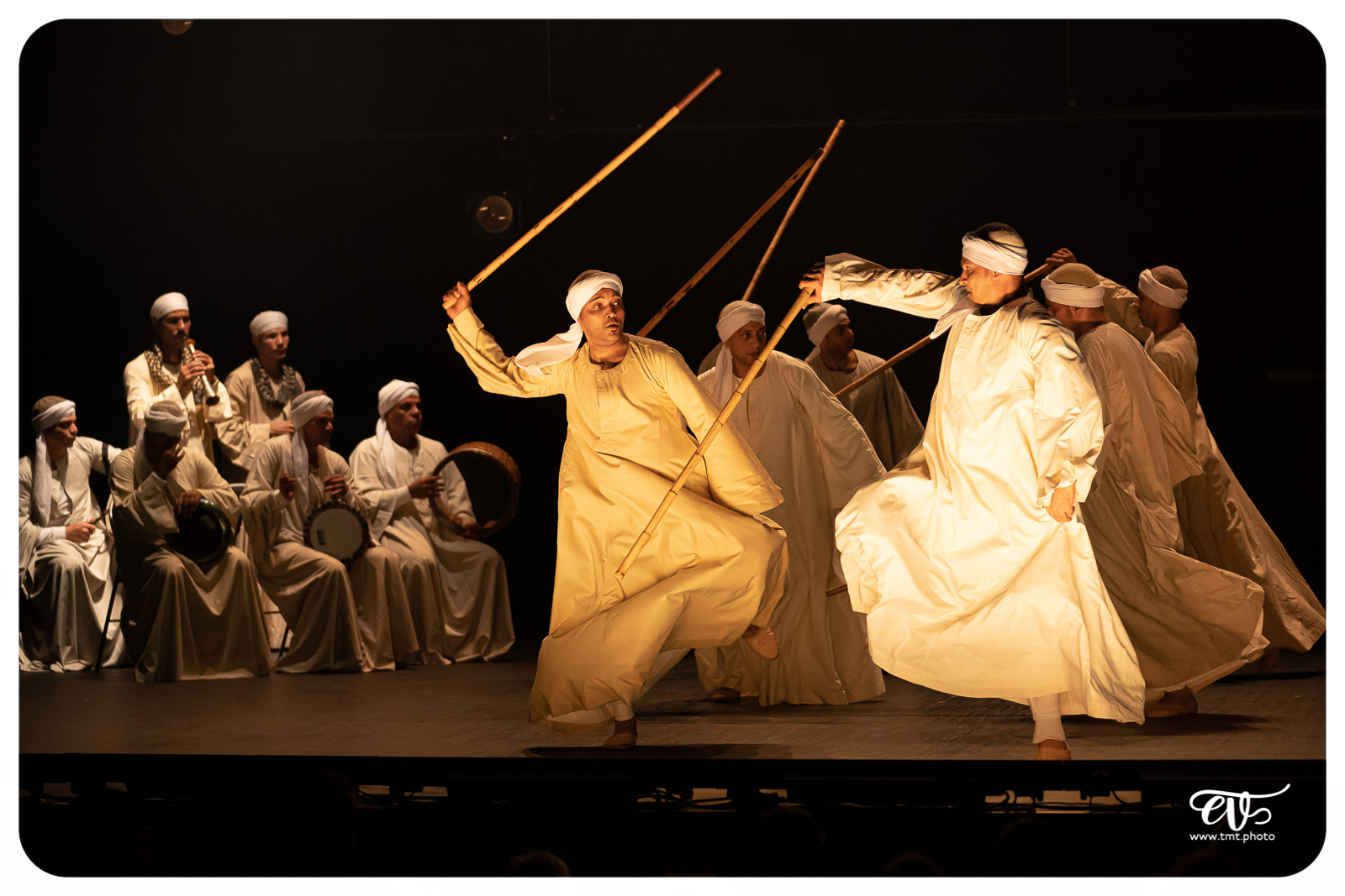 DANS LE CERCLE DES HOMMES DU NIL - CENTRE MEDHAT FAWZY DE MALLAW